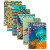 Venegas Libretas de Bolsillo Tipo Pasaporte 9 x 13 cm - 60 Páginas en Blanco - Diseño Artístico - Costura Duradera y Laminado Plástico - Cuaderno de Notas, Bocetos y Diario - Set Ideal para Regalo, Oficina y Escuela, Paquete de 6 - Venegas Arte